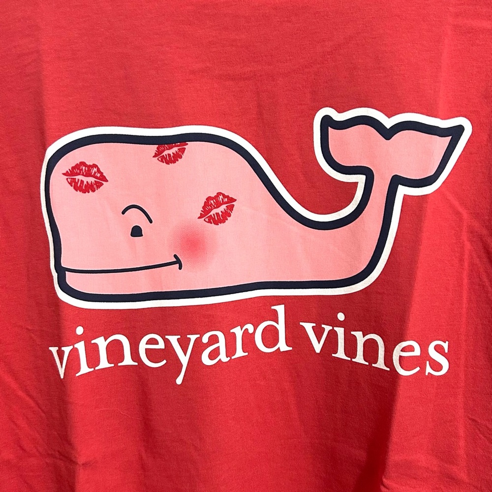 NWT Men’s Long Sleeve Red Vineyard Vines Tee with Lips and Kisses